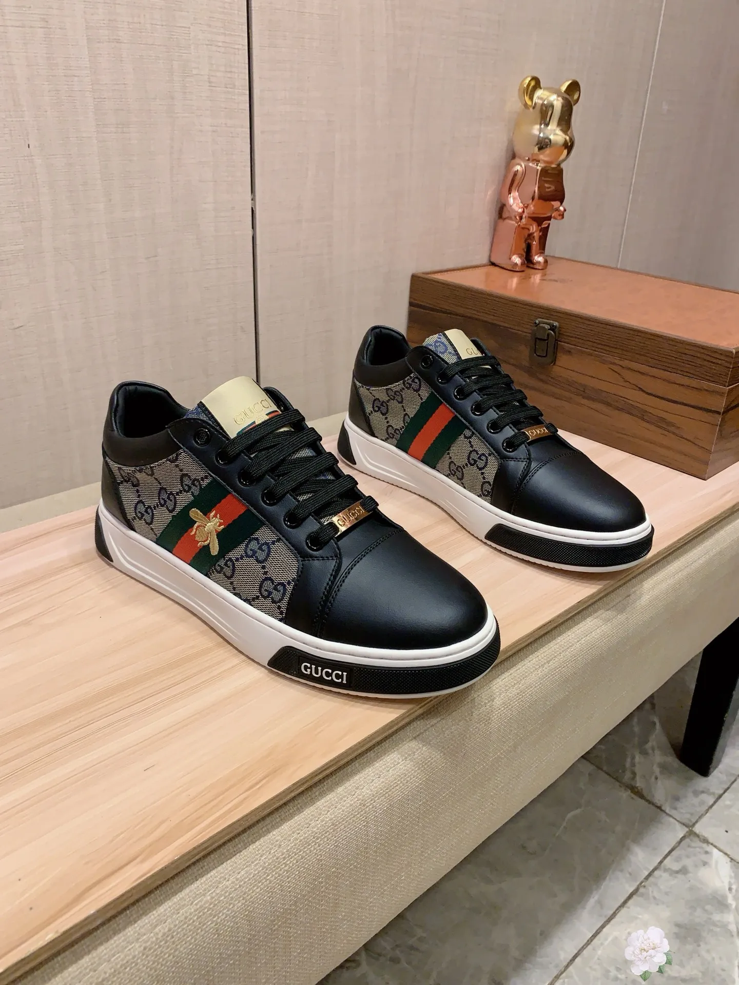 Men's Men's Shoes💰420💰💰🎩🎩[Lightning][Lightning] "Gucci*" The latest and most popular casual shoes, top brand [seduce] luxury ~ purchasing agency, top ~ quality. [Strong] The upper is made of imported breathable cowhide with material ➕ breathable sheepskin feet (•) and fine workmanship. The original stylish and stylish soft rubber wear-resistant and non-slip outsole is light and comfortable on the feet. The real thing looks better when photographed in person. 0099: code: 38-44, 2️⃣ colors selected